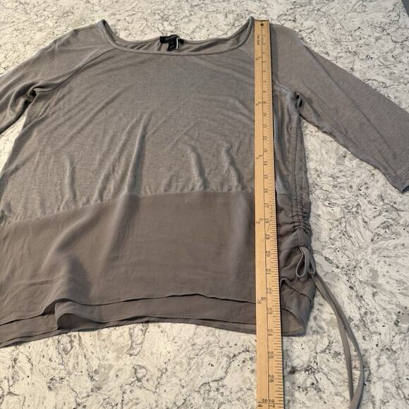 ST. JOHN Knit Top Women’s Size Small Gray Silk Viscose Boatneck LUXE - Picture 12 of 13